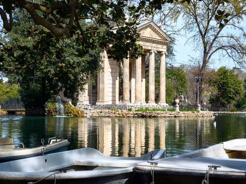Boat rental at the park Villa Borghese