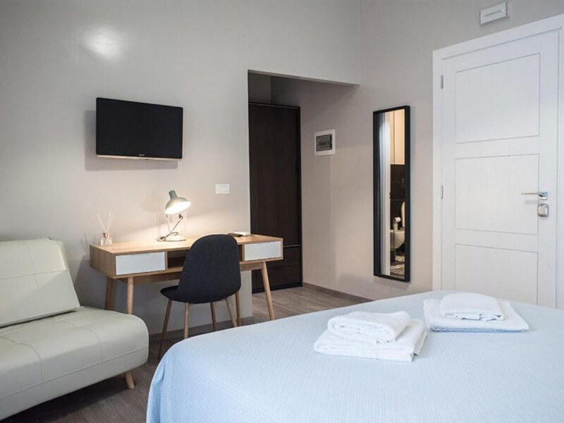 B&B-Santi-Quattro-Al-Colosseo-Bedroom