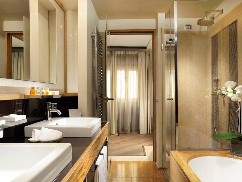 Hotel-Mario-De'Fiori-37-Bath