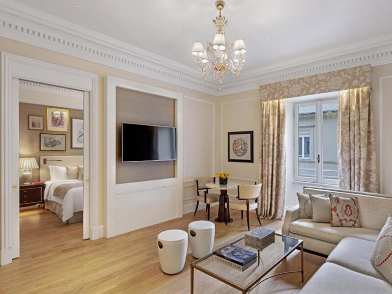 The-St.-Regis-Rome-5-Star-Hotel-Suite