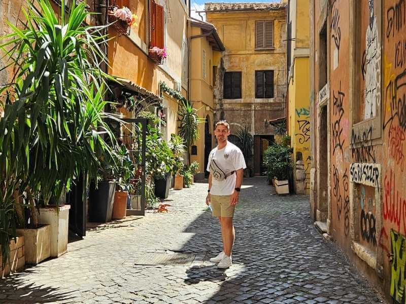 Basti-Viertel-Trastevere-Rom.jpg Basti-Viertel-Trastevere-Rom.jpg