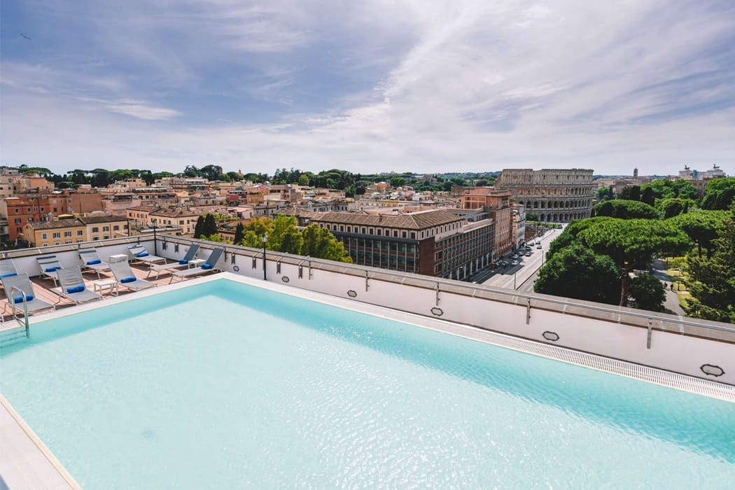Hotel-Mercure-Roma-Centro-Colosseo-Pool-auf-Dach-1.jpg