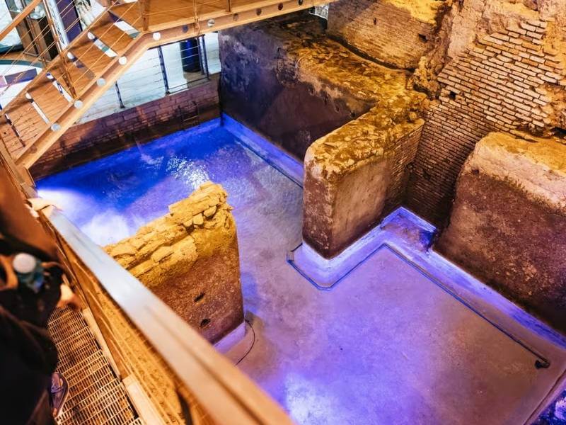 Unterirdische-Underground-Tour-am-Trevi-Brunnen-Rom.jpg