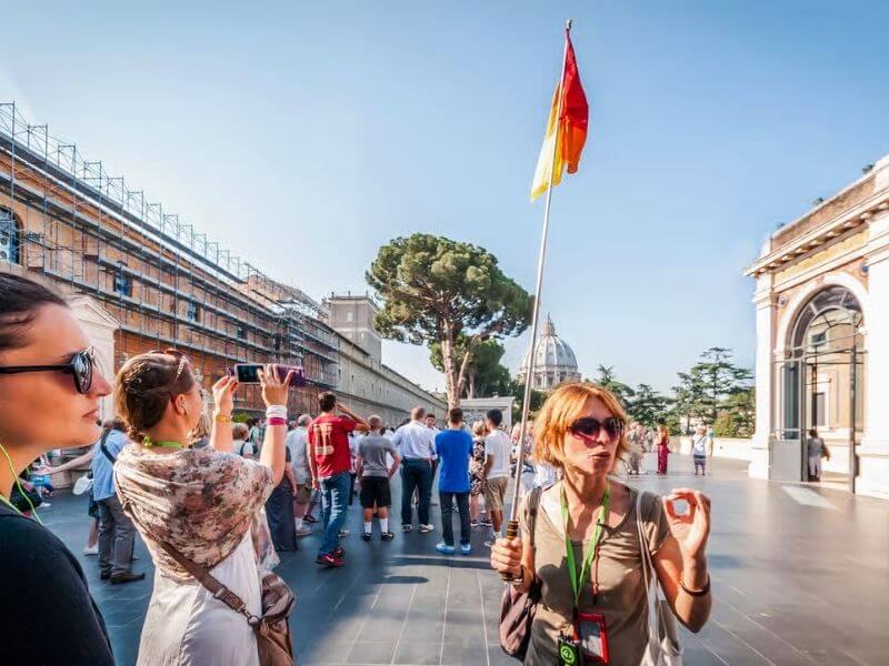Vatikan-Fuehrung-mit-Tour-Guide.jpg